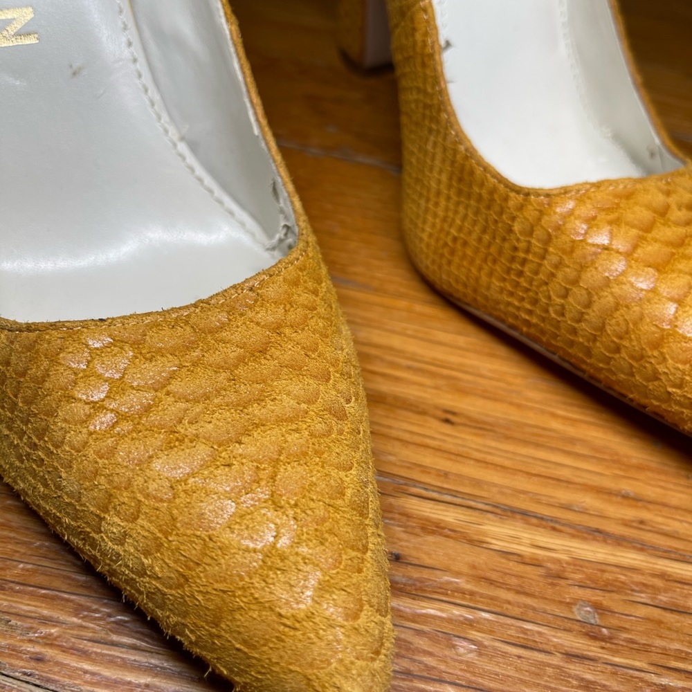 Yellow Suede Snake Skin Heels - Picture 4 of 17